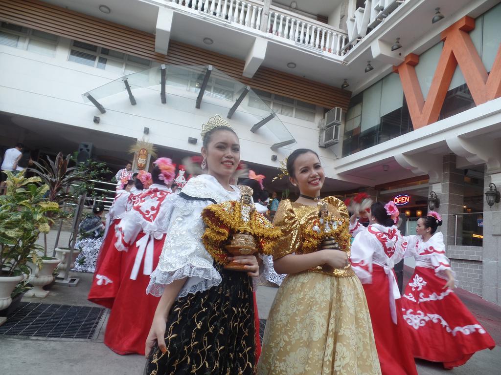 Wellcome Hotel Cebu Buitenkant foto