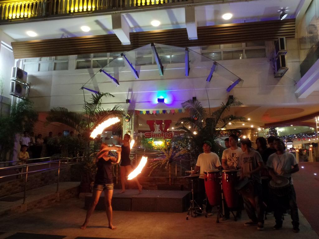Wellcome Hotel Cebu Buitenkant foto